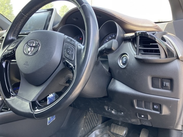 TOYOTA C-HR 2017