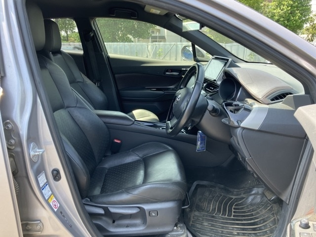TOYOTA C-HR 2017