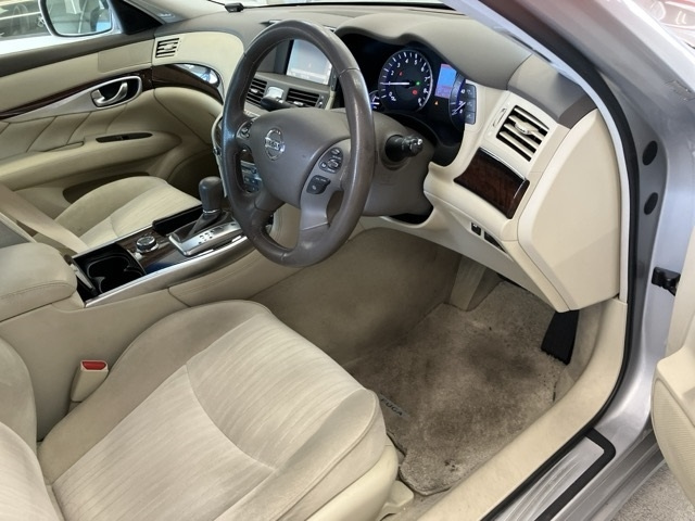 NISSAN FUGA 2011