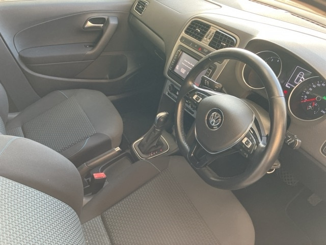 VOLKSWAGEN POLO 2016
