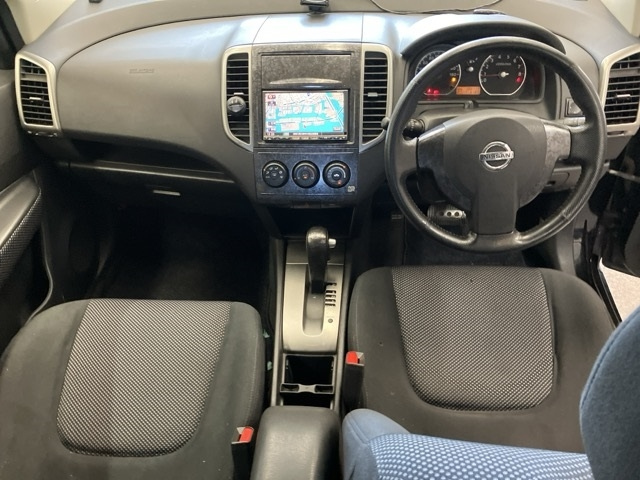 NISSAN WINGROAD 2010