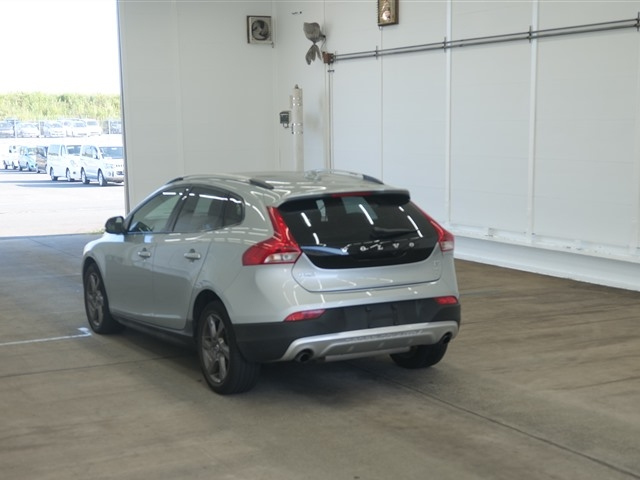 VOLVO V40 2014