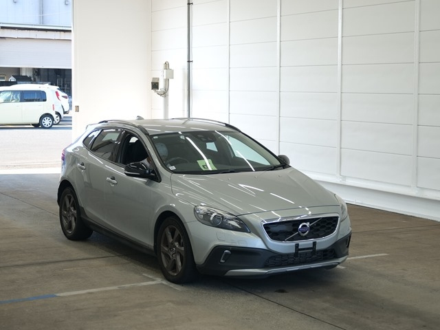 VOLVO V40 2014