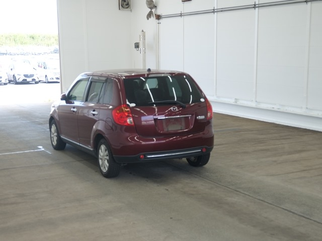 MAZDA VERISA 2012