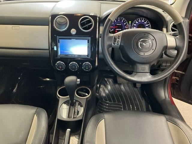 MAZDA VERISA 2012