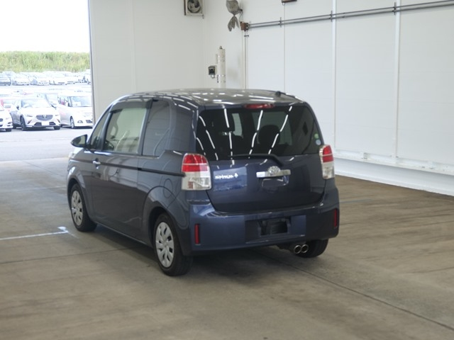 TOYOTA SPADE 2013