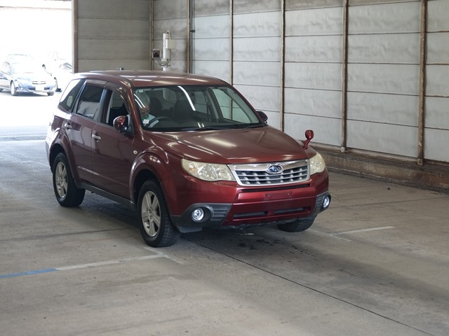 SUBARU FORESTER 2011