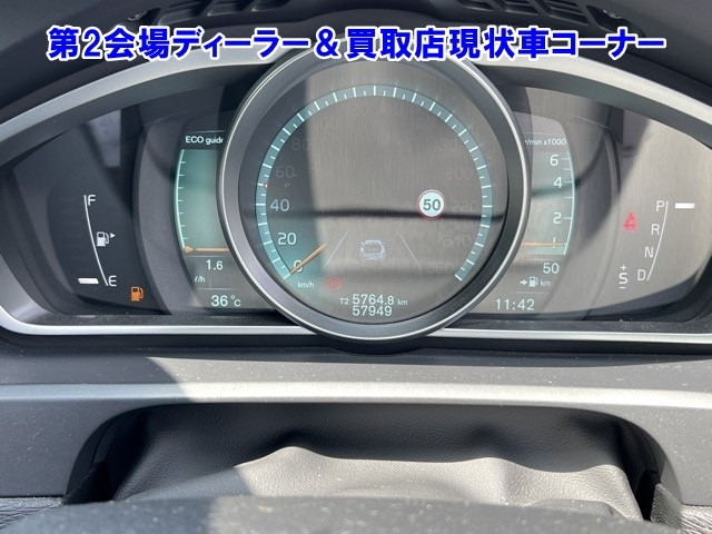 VOLVO V40 2014