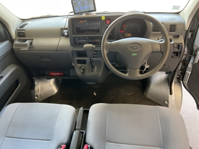 DAIHATSU HIJET VAN 2011