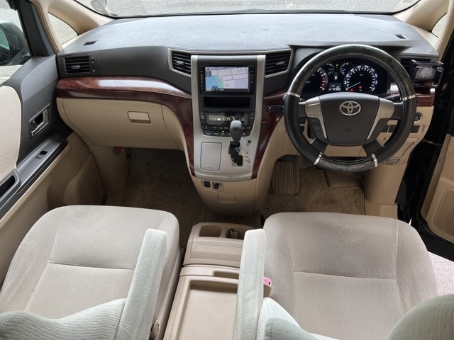 TOYOTA ALPHARD 2009