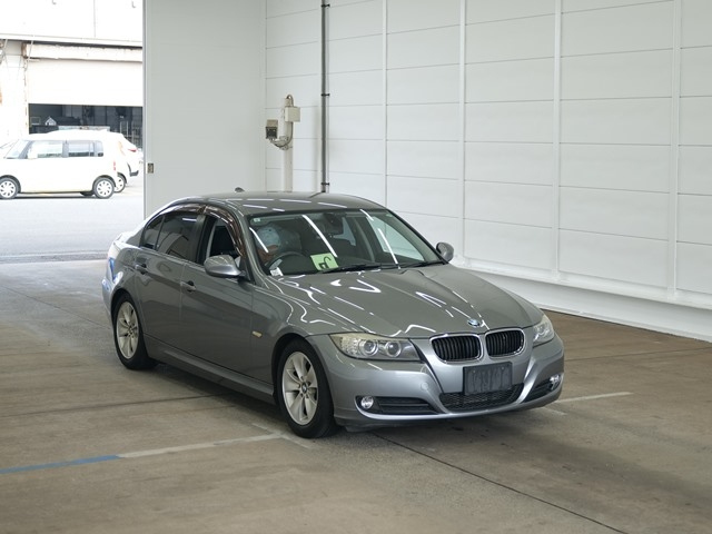 BMW 3 SERIES 2011