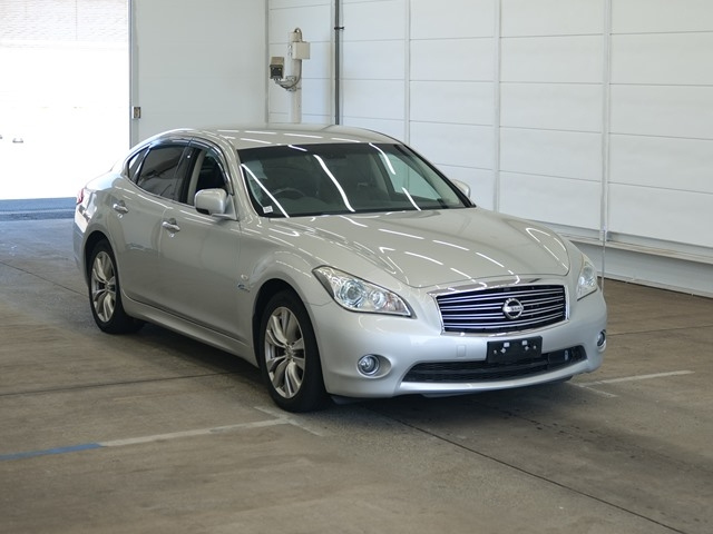 NISSAN FUGA 2014