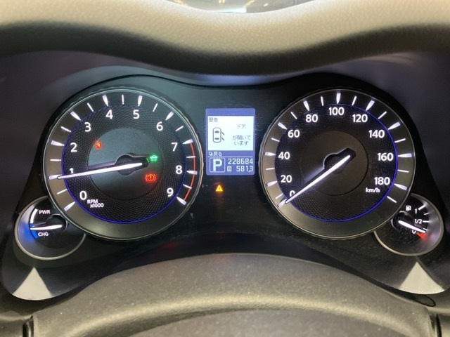 NISSAN FUGA 2014