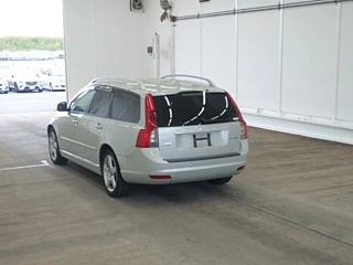 Заказать VOLVO V50