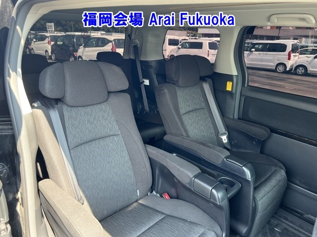 TOYOTA ALPHARD 2014