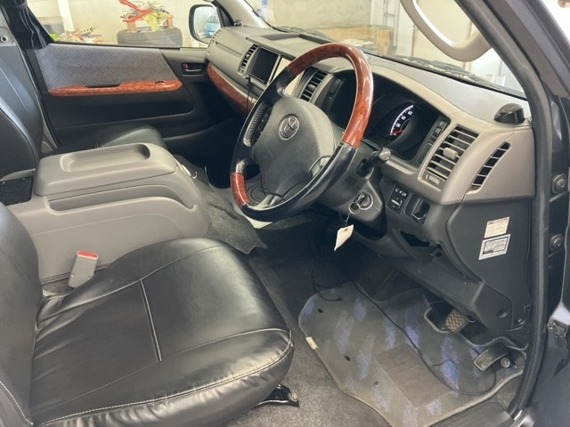 TOYOTA HIACE VAN 2008