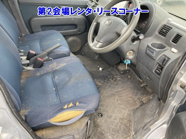 DAIHATSU HIJET VAN 2013