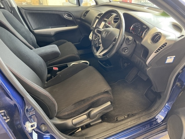 HONDA STREAM 2010
