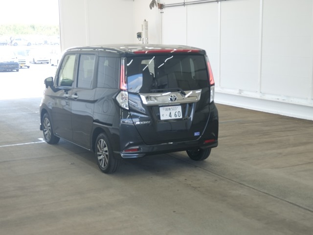 TOYOTA ROOMY 2023