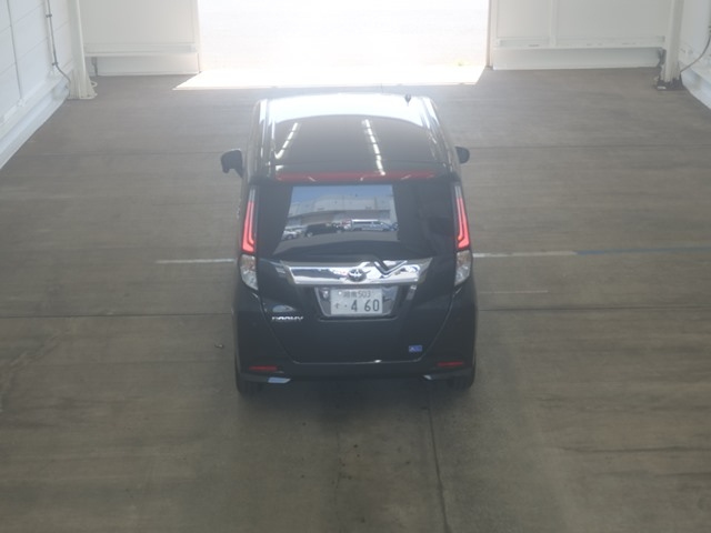 TOYOTA ROOMY 2023