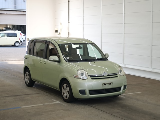 TOYOTA SIENTA 2014