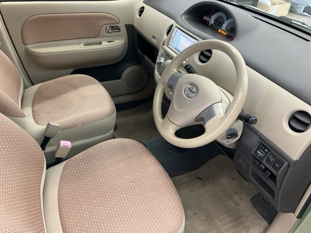 TOYOTA SIENTA 2014