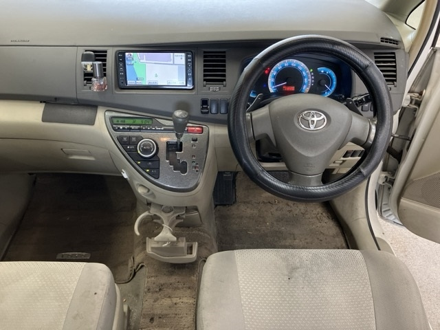 TOYOTA ISIS 2008