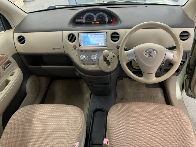 TOYOTA SIENTA 2014