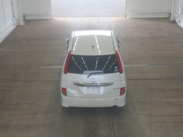 TOYOTA ISIS 2008