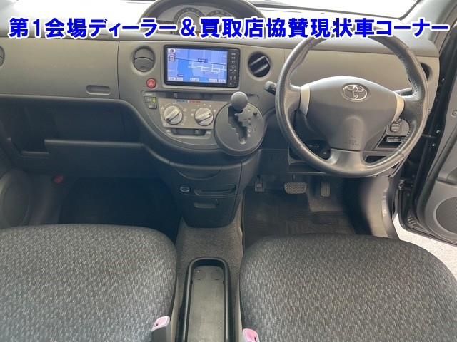 TOYOTA SIENTA 2011