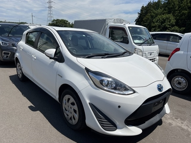 TOYOTA AQUA 2018