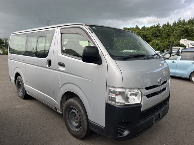 TOYOTA REGIUS ACE VAN 2018