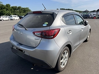 MAZDA DEMIO 2016