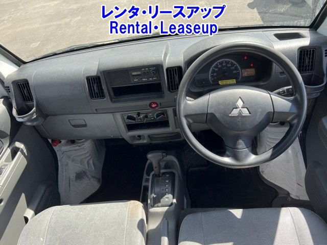 MITSUBISHI MINICAB VAN 2011