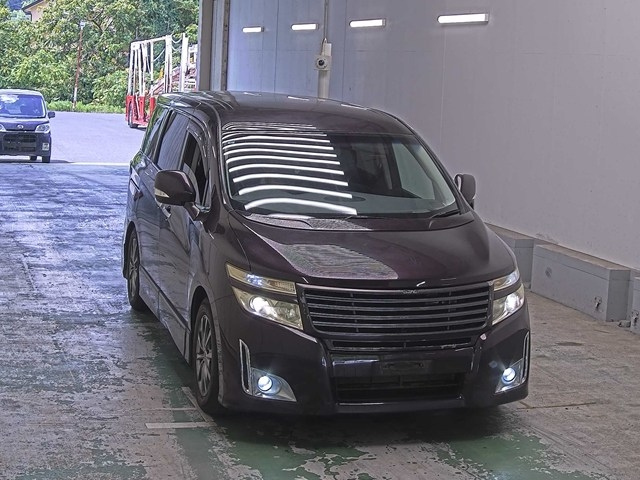 NISSAN ELGRAND 2011