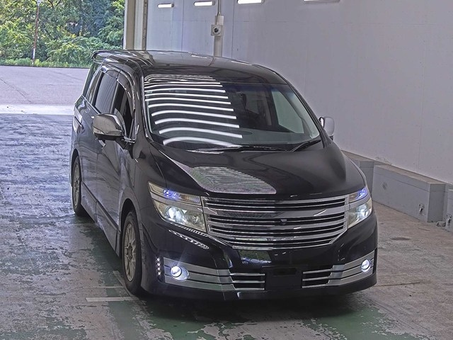 NISSAN ELGRAND 2010