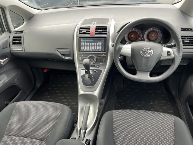 TOYOTA AURIS 2011