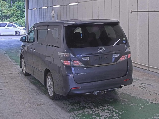 TOYOTA VELLFIRE 2010