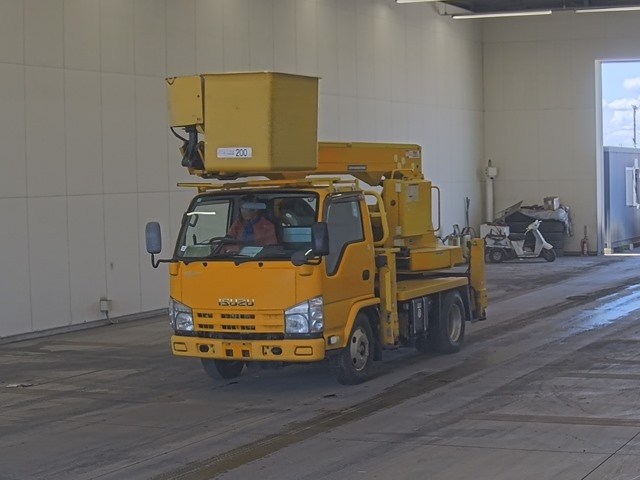 ISUZU ELF 2013