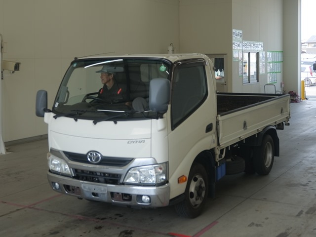 TOYOTA DYNA 2011