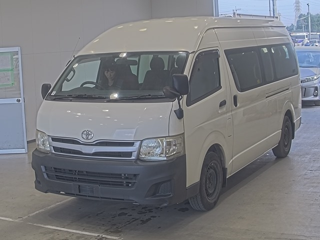 TOYOTA HIACE 2013
