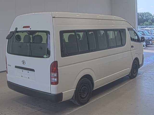 TOYOTA HIACE 2013
