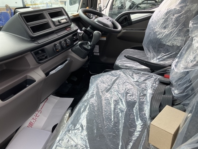 MITSUBISHI CANTER 2024