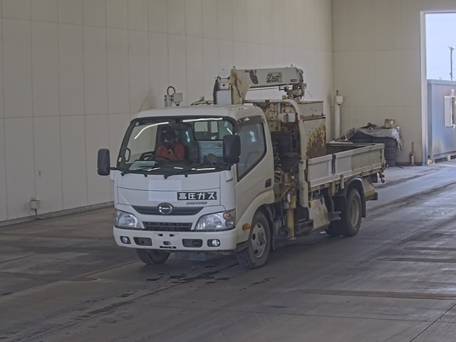 HINO DUTRO 2015