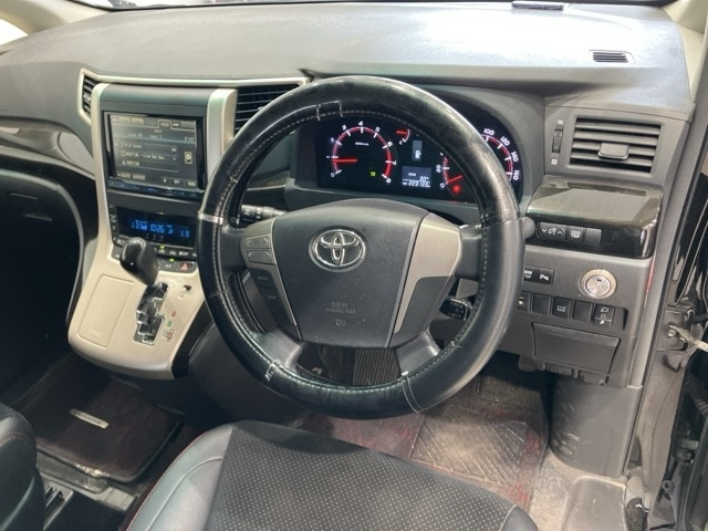 TOYOTA VELLFIRE 2012