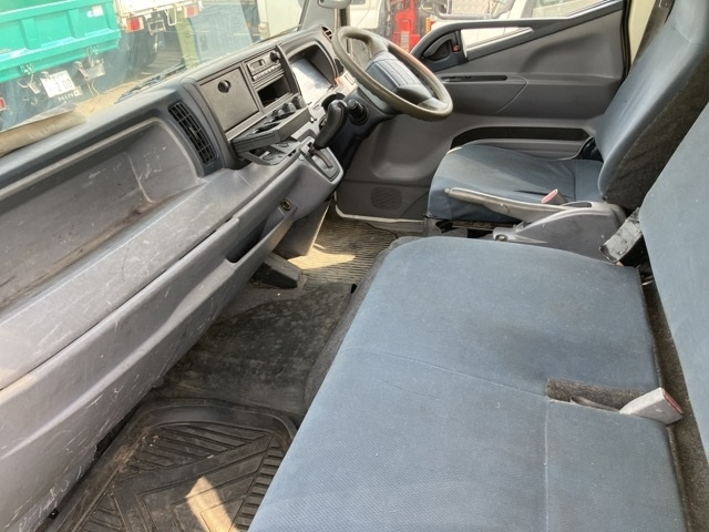 MITSUBISHI CANTER 2011