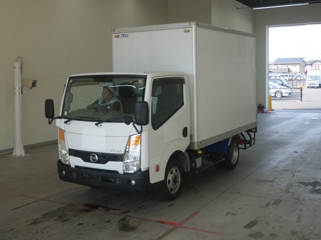 NISSAN ATLAS 2015