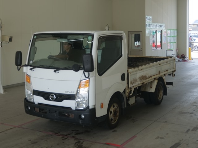 NISSAN ATLAS 2015