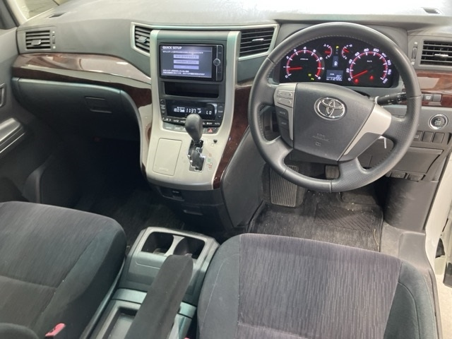 TOYOTA VELLFIRE 2013