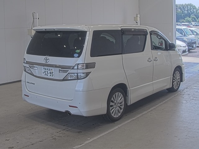TOYOTA VELLFIRE 2013